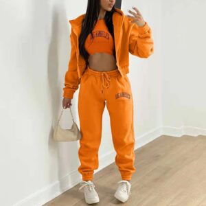 Ensemble de survêtement femme confortable et tendance pour le quotidien ou le sport