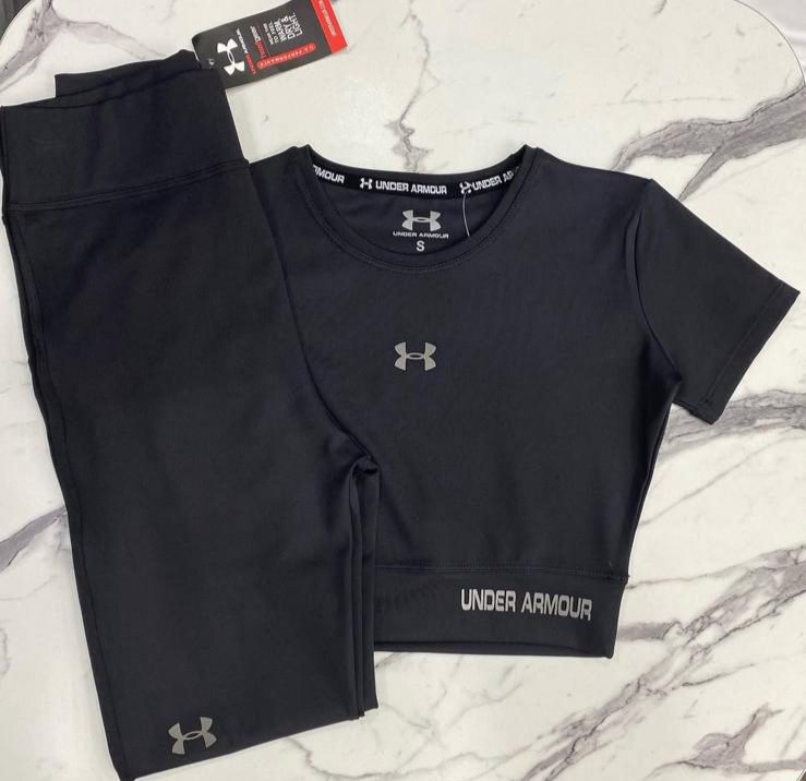 Ensemble Femme Moulant – T-shirt et Short Ajustés – Image 3