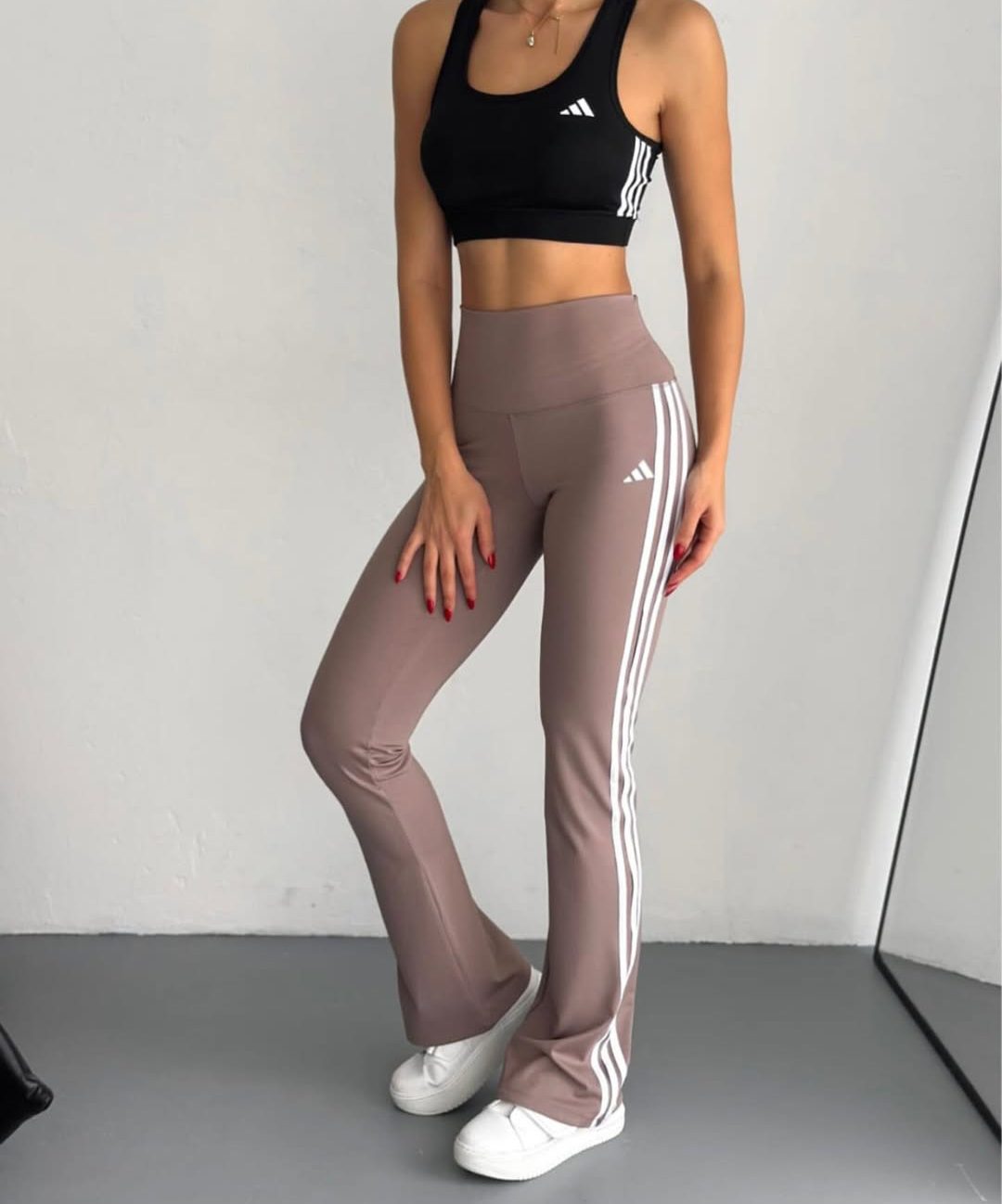 Pantalon de Jogging Femme Ajusté – Confort & Silhouette Galbée – Image 4