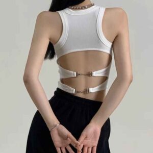 Crop Top Femme avec Détails Métalliques – Style Audacieux