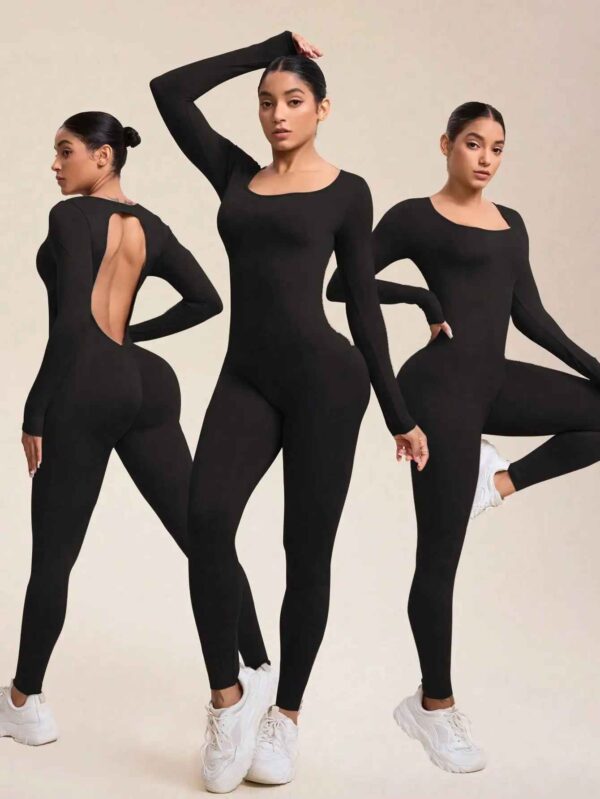 Combinaison noire femme élégante et polyvalente pour toutes les occasions