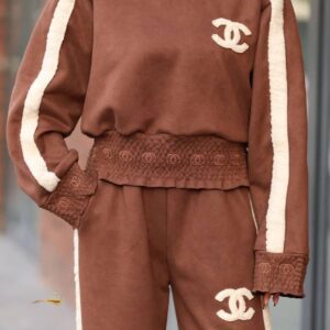 Ensemble de Survêtement Femme – Tissu Très Confortable, Taille et Manches Élastiquées, Nouvelle Saison Style Sport & Classique